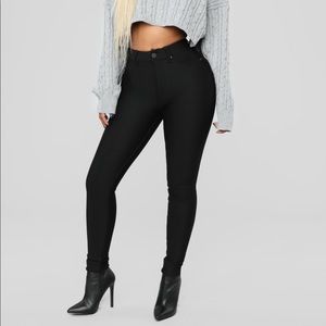 Fashion Nova YMI  “Oh Behave” pointe pants size 9